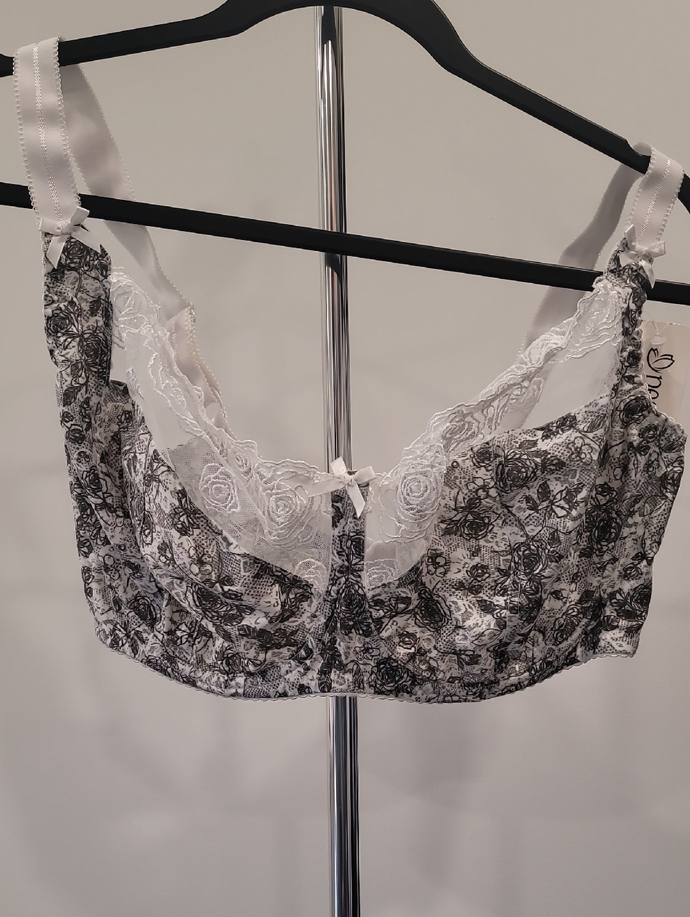 Lace Trim Floral Print Bra in Green & White